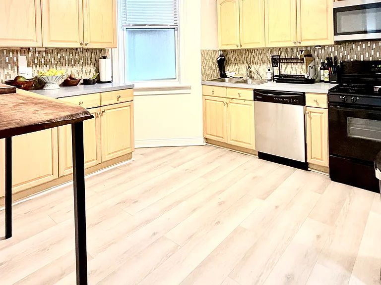 2917 N Whipple St #1 — Photo 6