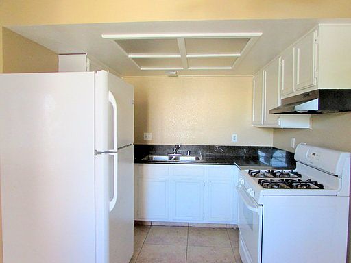2nd image of 5195 Caliente St Unit 74