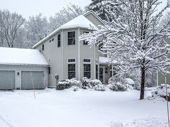 2nd image of 6 Summerwood Dr #A