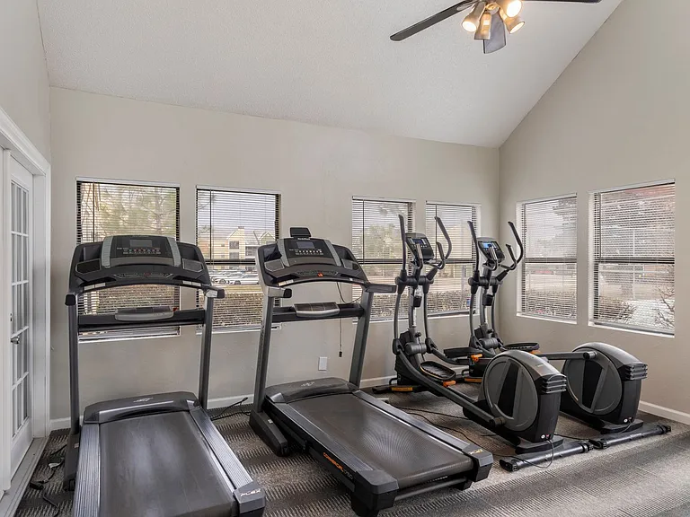 Post Oak Apartments — Photo 44
