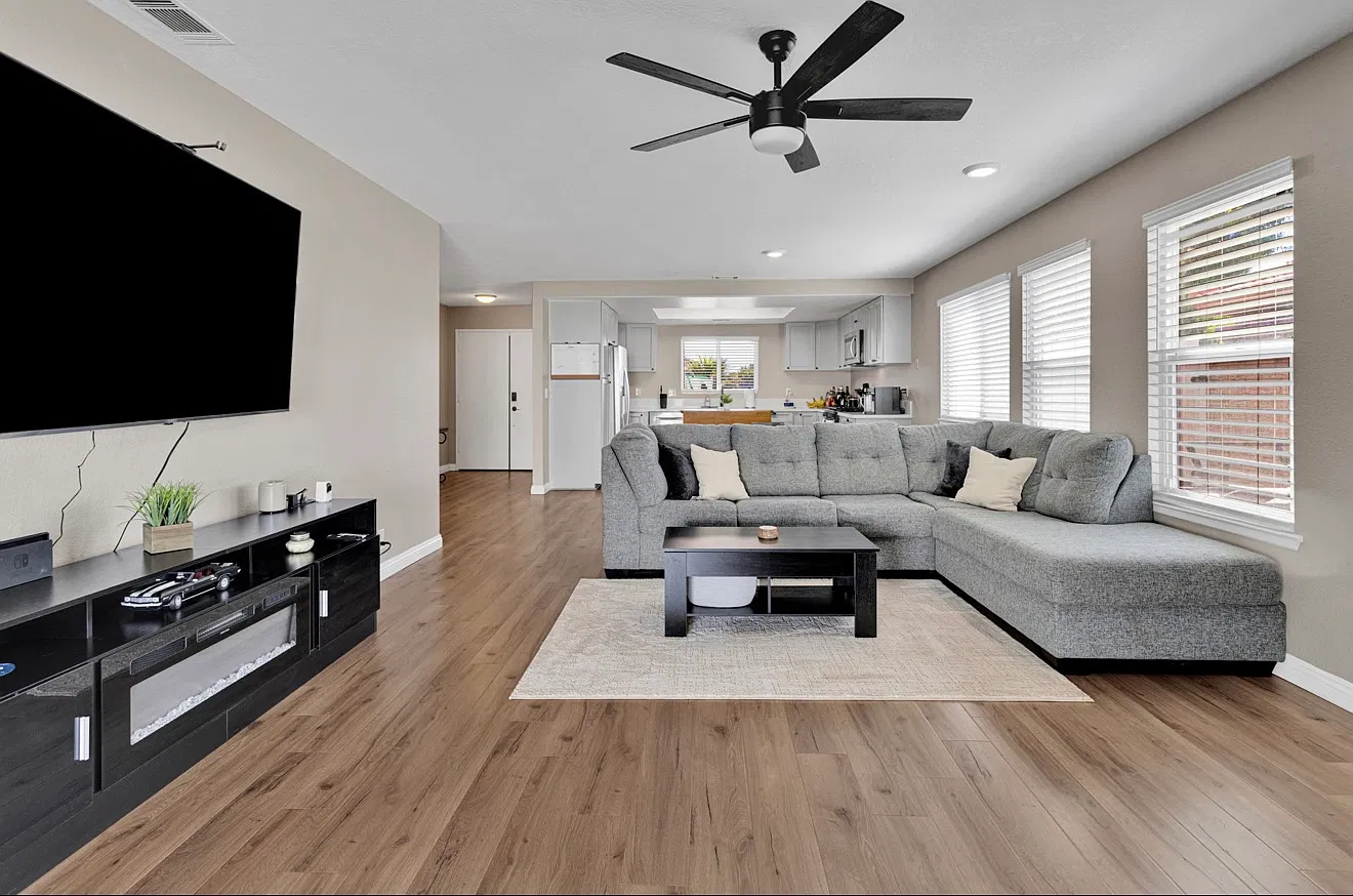 3 bed, 1661 sqft, $2,400 — Photo 3
