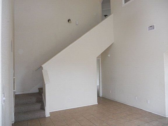 3rd image of 723 San Marcos St