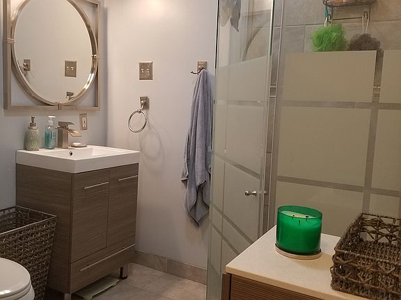 2nd image of 6724 S Paxton Ave #1