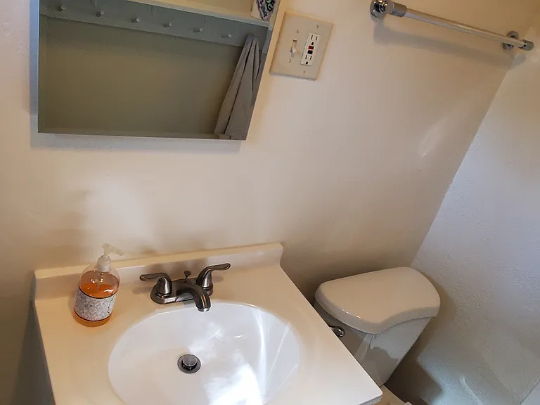 6841 Mohawk St — Photo 20