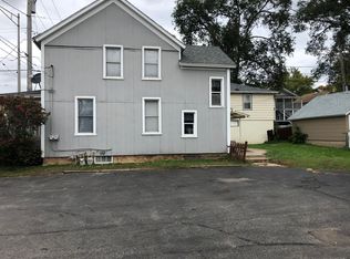 1004 Front St, McHenry, IL 60050
