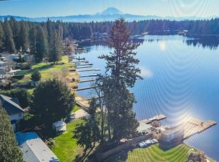 30961 E Lake Morton Dr SE, Kent, WA 98042