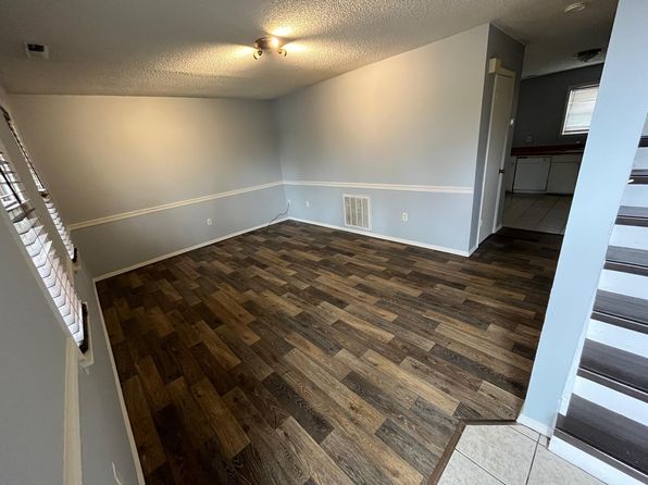 112 Carriage Pl APT 2