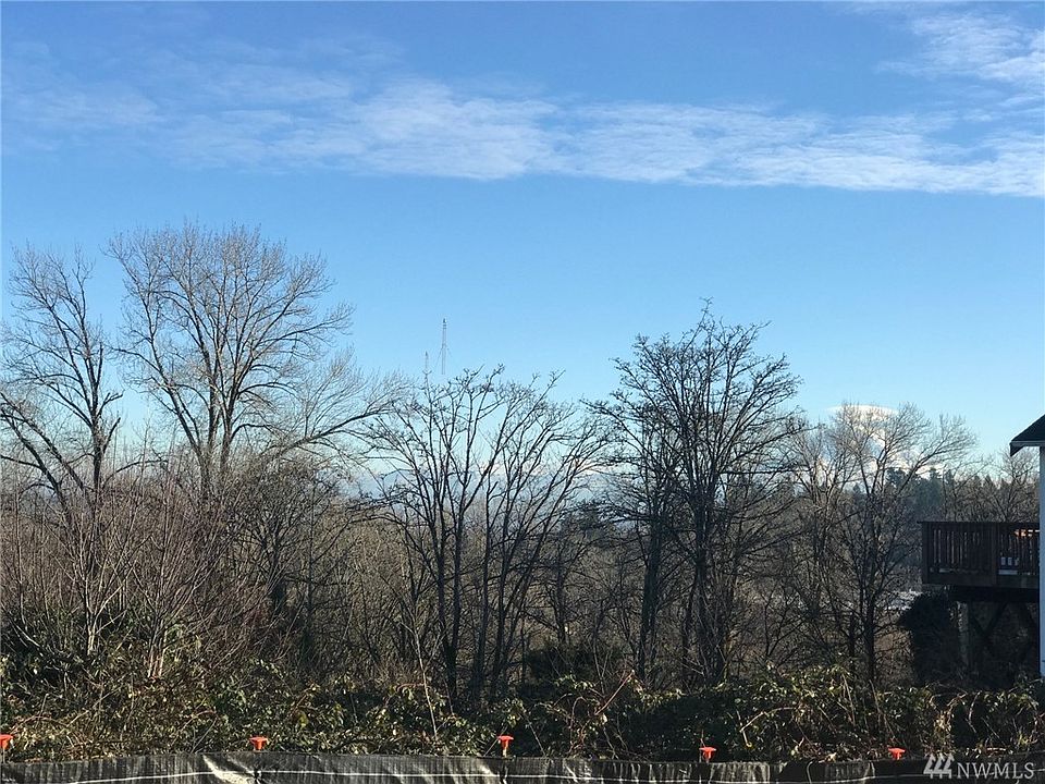 1st image of 2530 Pioneer Way