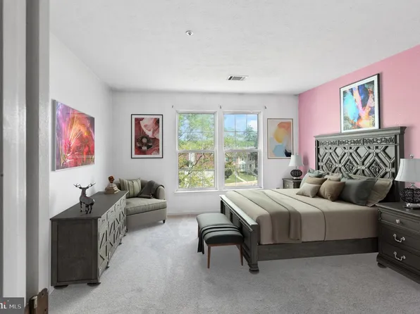 2033 S Anvil Ln, Temple Hills, MD 20748