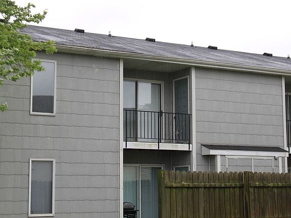 2nd image of 205 Tanglewood Dr APT C