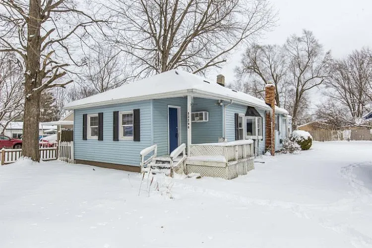 52290 Forestbrook Ave photo 1