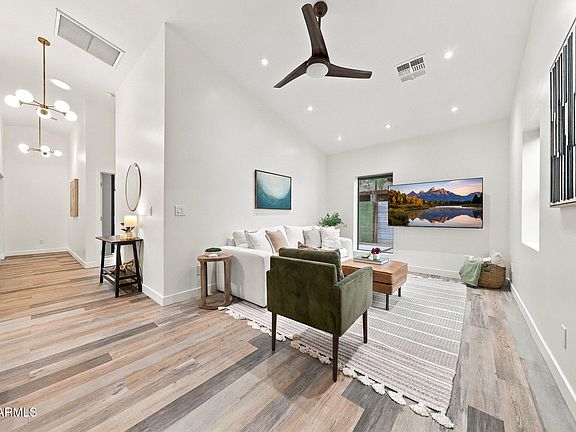 5th image of 358 E WHITTON Avenue