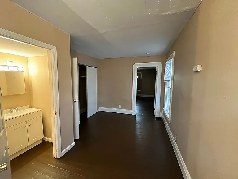 722 East Ave — Photo 5