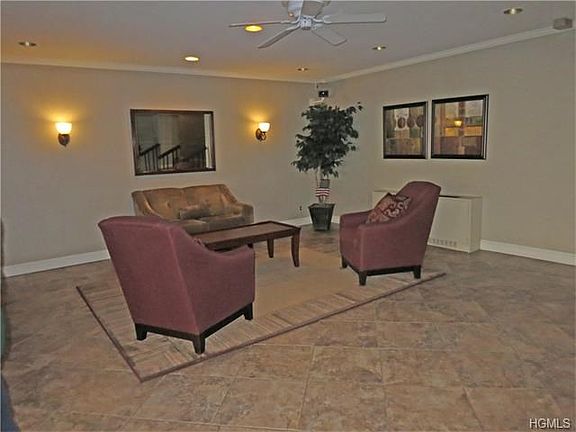 Elegant Lobby Foyer - Newly Decorated