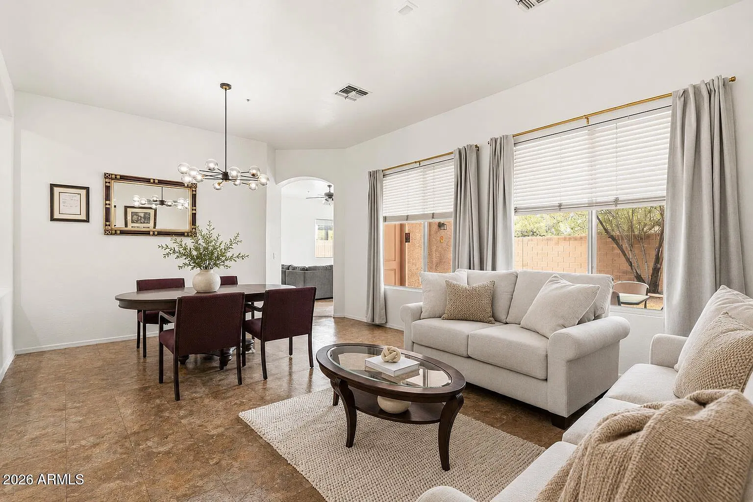 5 bed, 2.0 bath, 2544 sqft, $5,000 — Photo 4