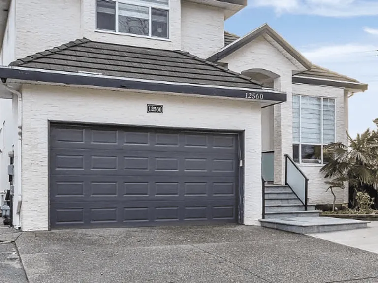 68a Ave — Photo 13