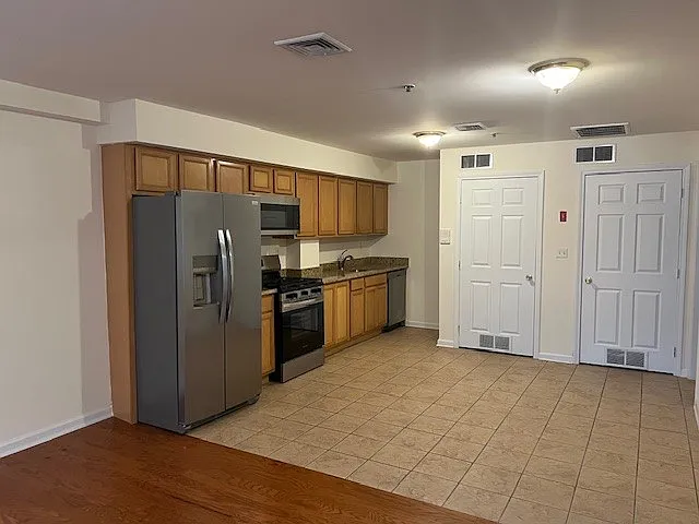 1031 Clinton St #3A — Photo 7