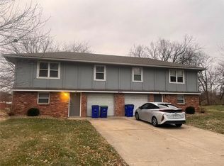 200 NE Westwind Dr APT B, Lees Summit, MO 64086
