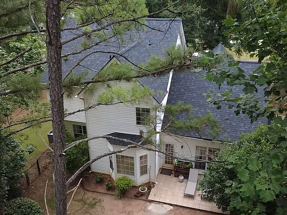 3rd image of 209 Avalon Way