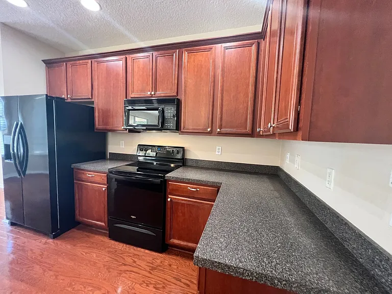 13491 Teddington Ln — Photo 14