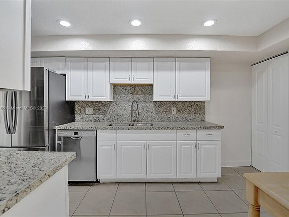 5th image of 760 E Coco Plum Cir APT 7