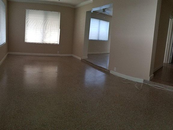 4th image of 403 NW 25th St APT 6