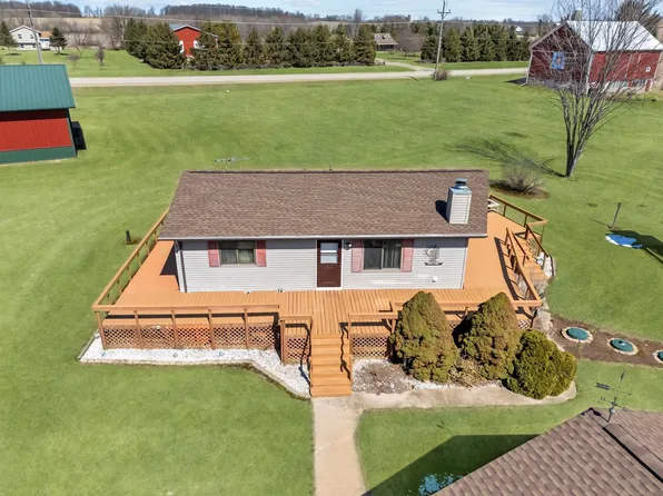 N872 Rabbit Rd, Fremont, WI 54940