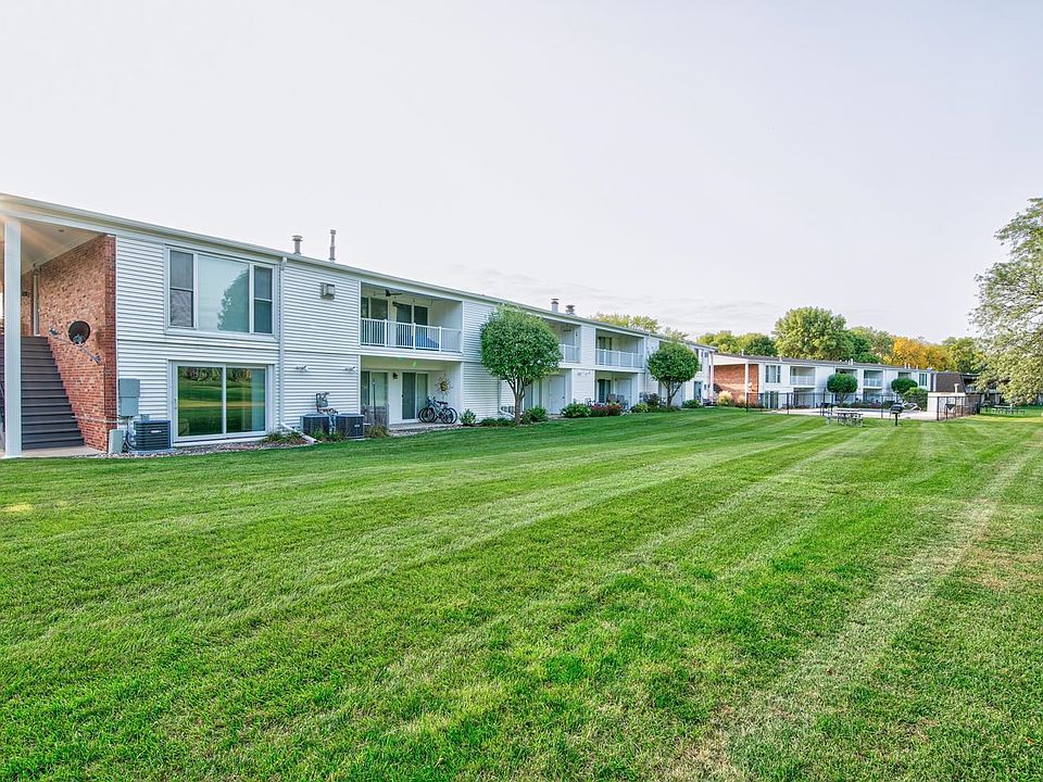 1st image of 1700 Country Club Dr Unit 101
