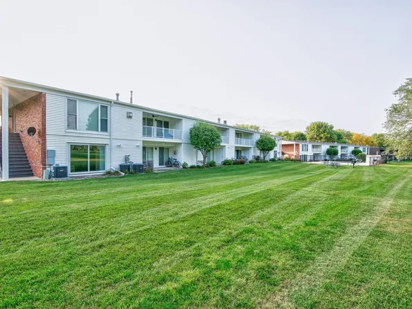 1700 Country Club Dr Unit 101, Okoboji, IA 51355