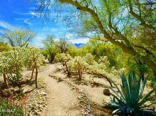 1310 W Camino Pilos, Green Valley, AZ 85622