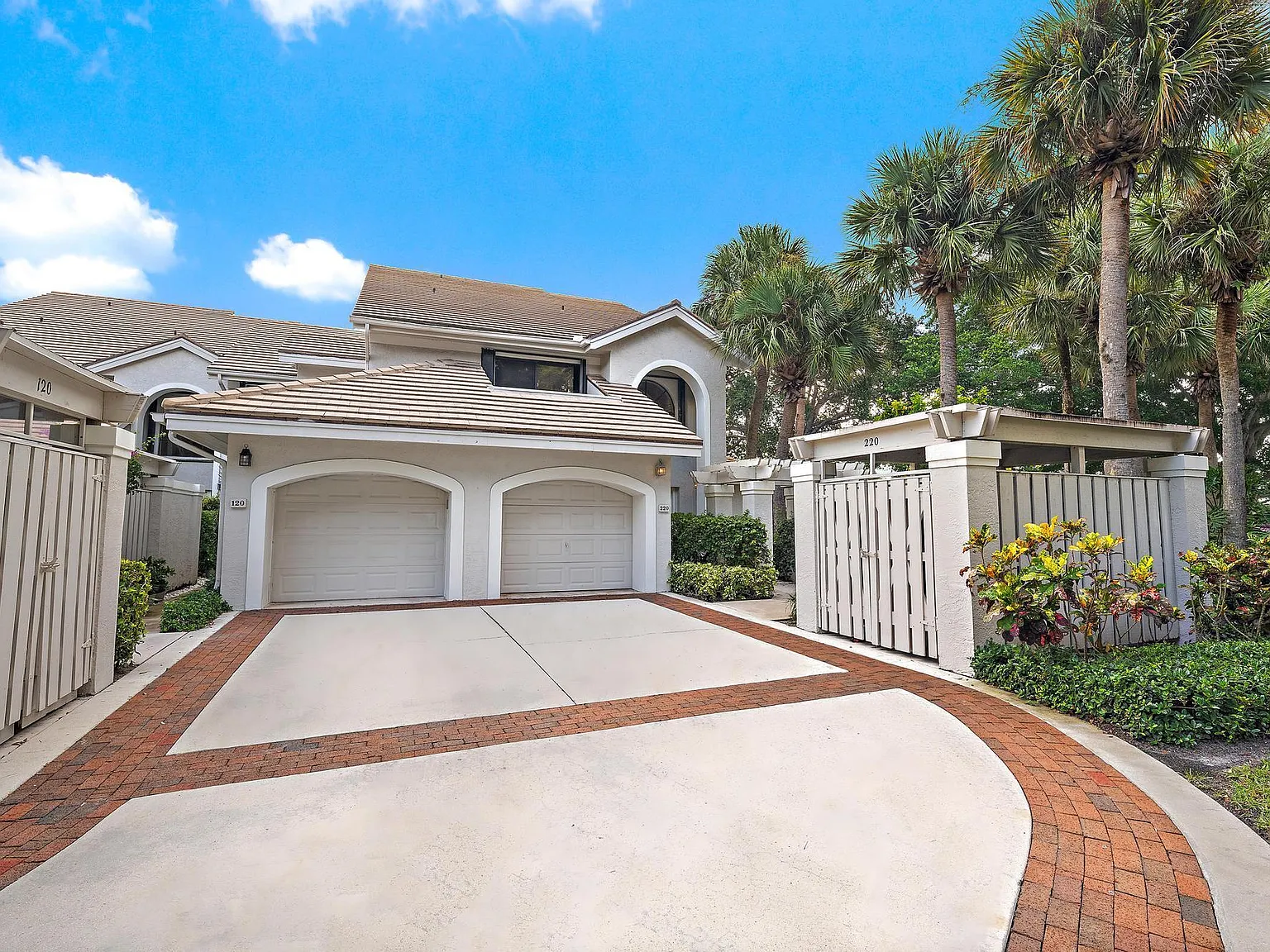 3 bed, 2.0 bath, 1839 sqft, $9,000 — Photo 2