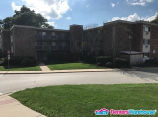 600 S York St APT 1A, Elmhurst, IL