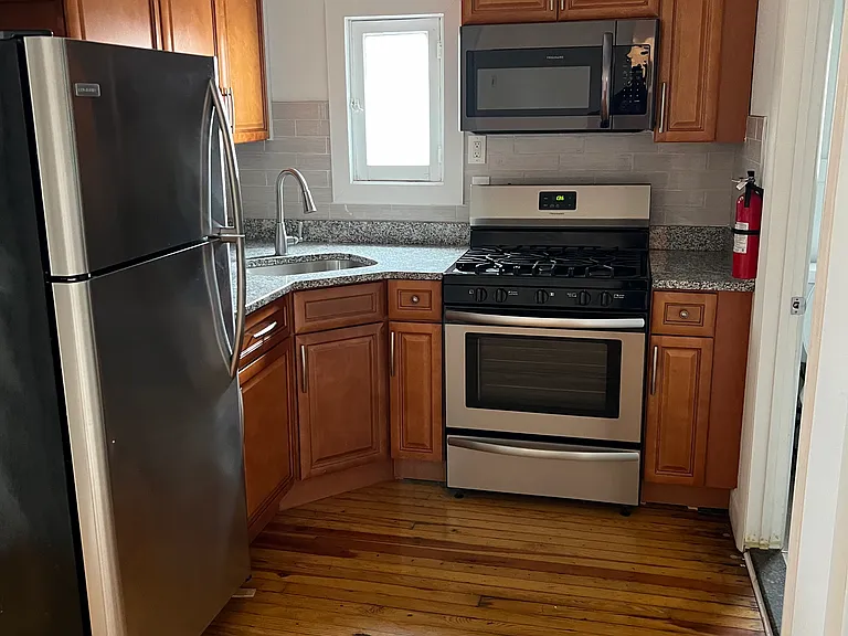 128 N Portland Ave #B — Photo 1