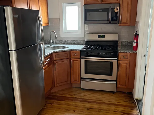 128 N Portland Ave #B, Ventnor City, NJ 08406