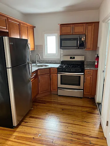 128 N Portland Ave #B Photo 1