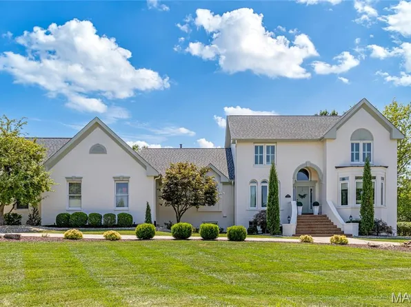 1069 Whitmoor Dr, Weldon Spring, MO 63304