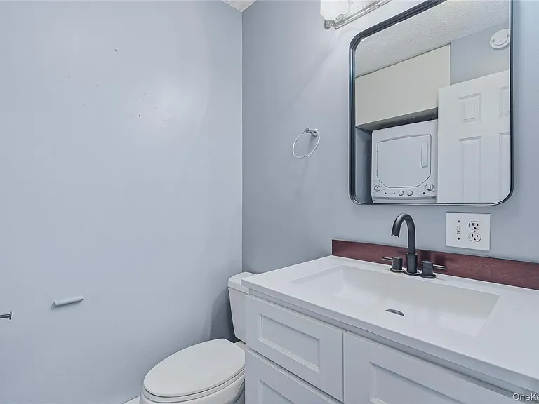 601 Chelsea Cv S — Photo 11