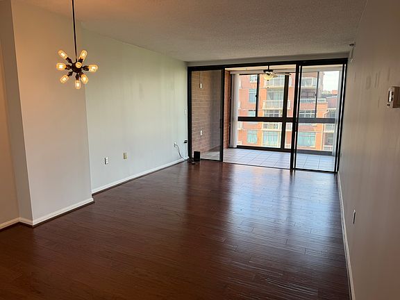 3rd image of 1001 N Randolph St APT 707
