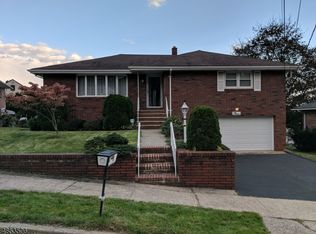 3 Peterson Rd, Totowa, NJ 07512