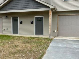 1905 E 9th St, Washington, MO 63090