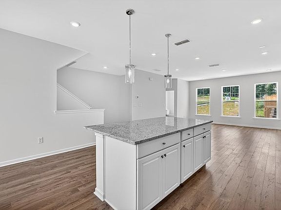 3rd image of 2827 Rosehall Way