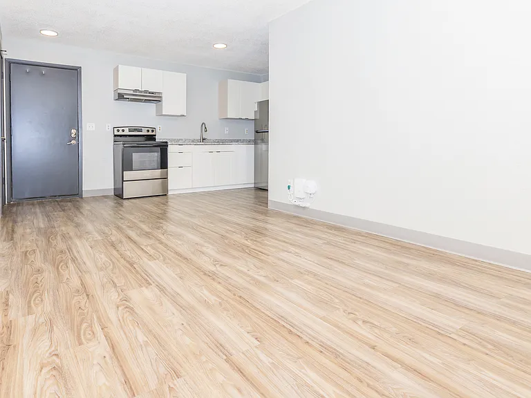 Meadow Park Apartments — Photo 9