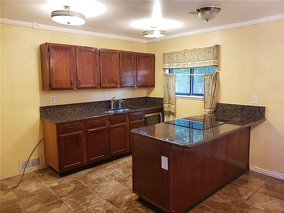4th image of 7850 Hollyberry Ct