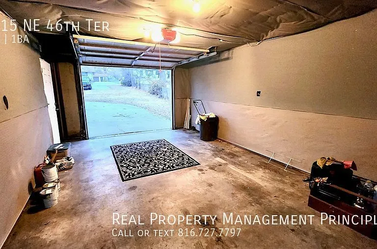 4515 NE 46th Ter — Photo 21