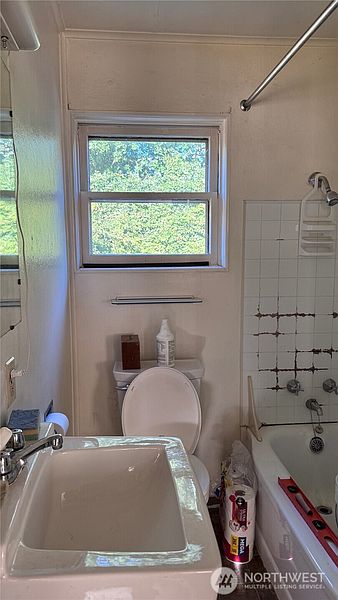 5th image of 3016 Walnut Street