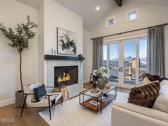 5th image of 201 N Kings Peak Ct