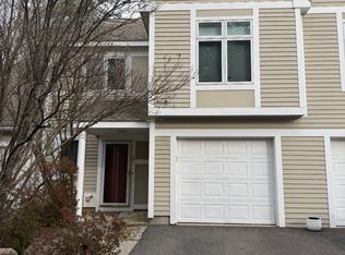 Farmington Woods, Avon, CT 06001