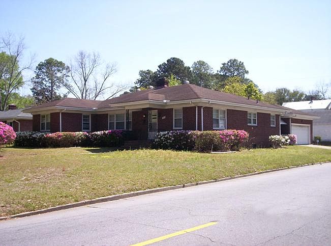 Big house with 2 car garage, driveway parking, and on street