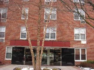 21050 41st Ave, Flushing, NY 11361