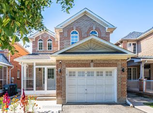 8 Twin Pines Cres, Brampton, ON L7A 1M5